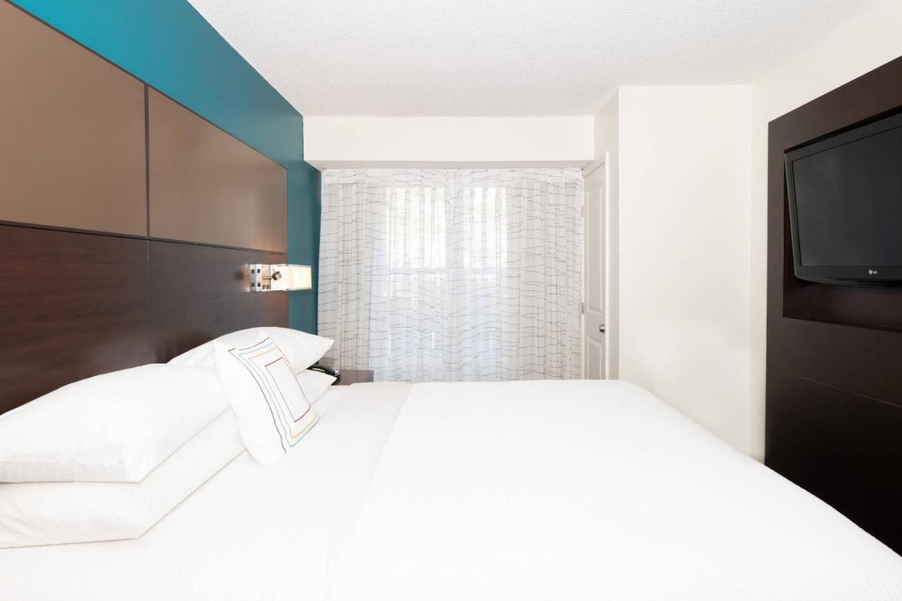 Hotel By Marriott Butler Boulevard