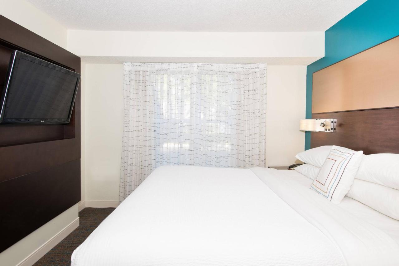 Hotel By Marriott Butler Boulevard