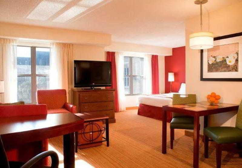 By Marriott Butler Boulevard Hotel 3*