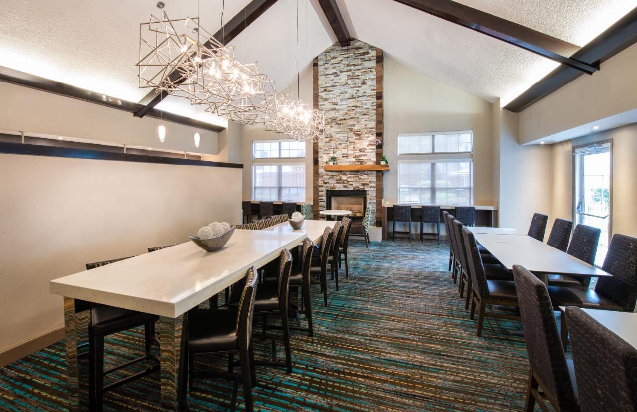 By Marriott Butler Boulevard Hotel