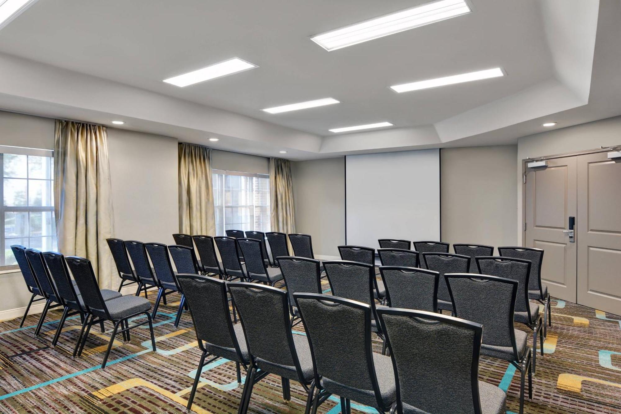 By Marriott Butler Boulevard Hotel