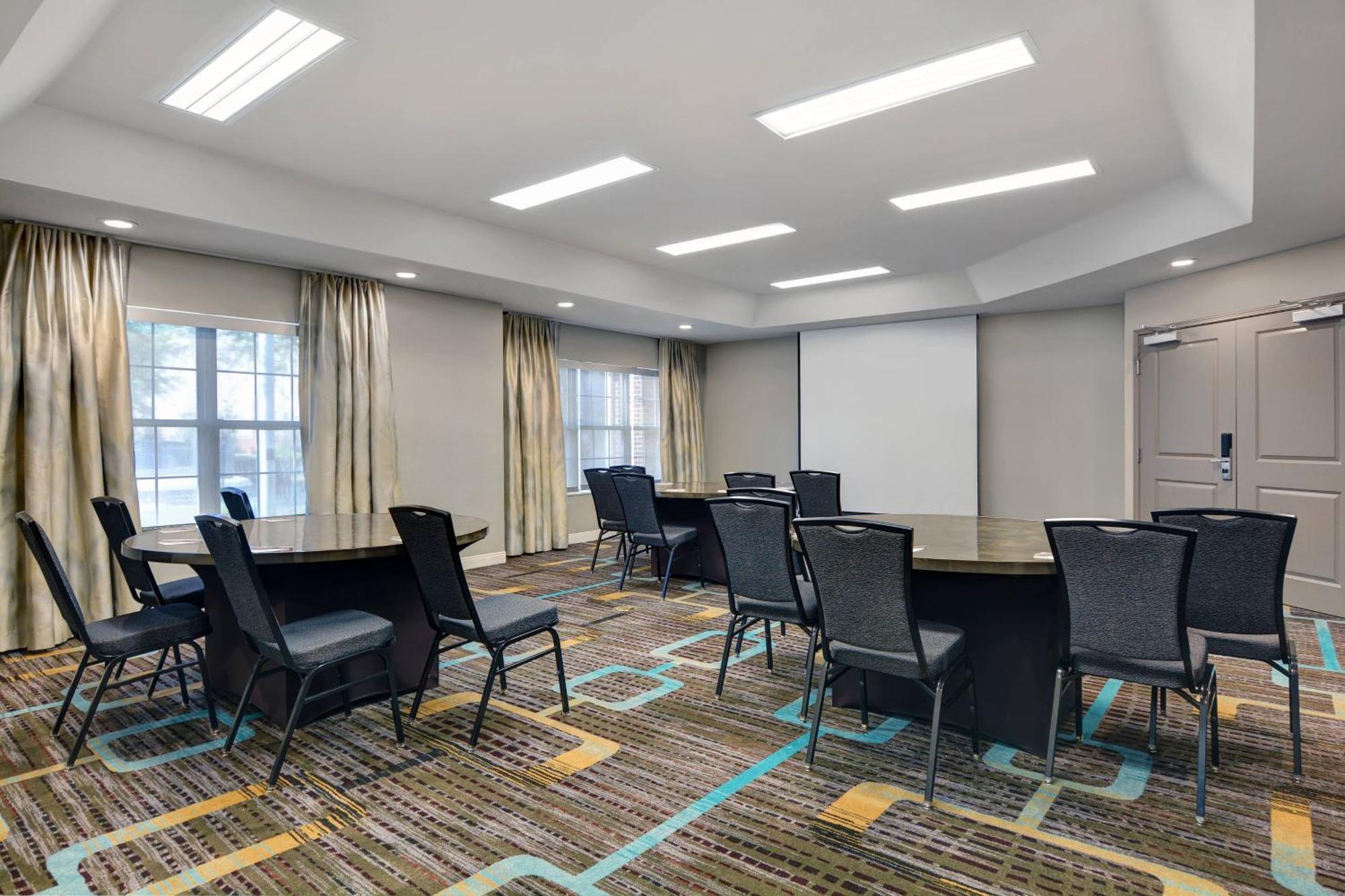 Hotel By Marriott Butler Boulevard