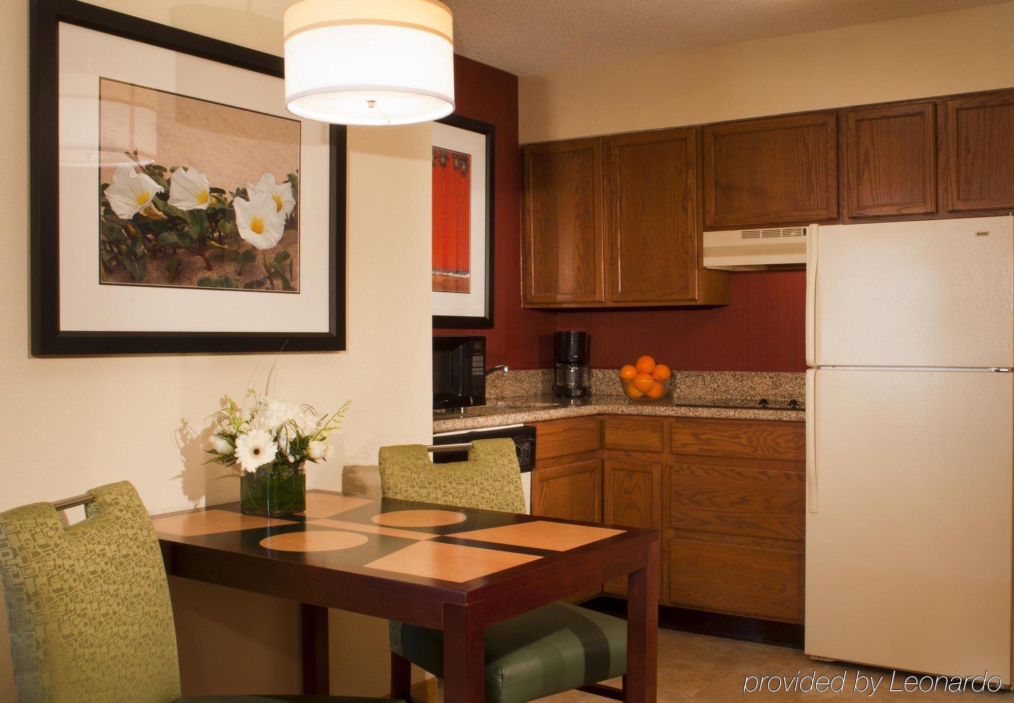 By Marriott Butler Boulevard Hotel