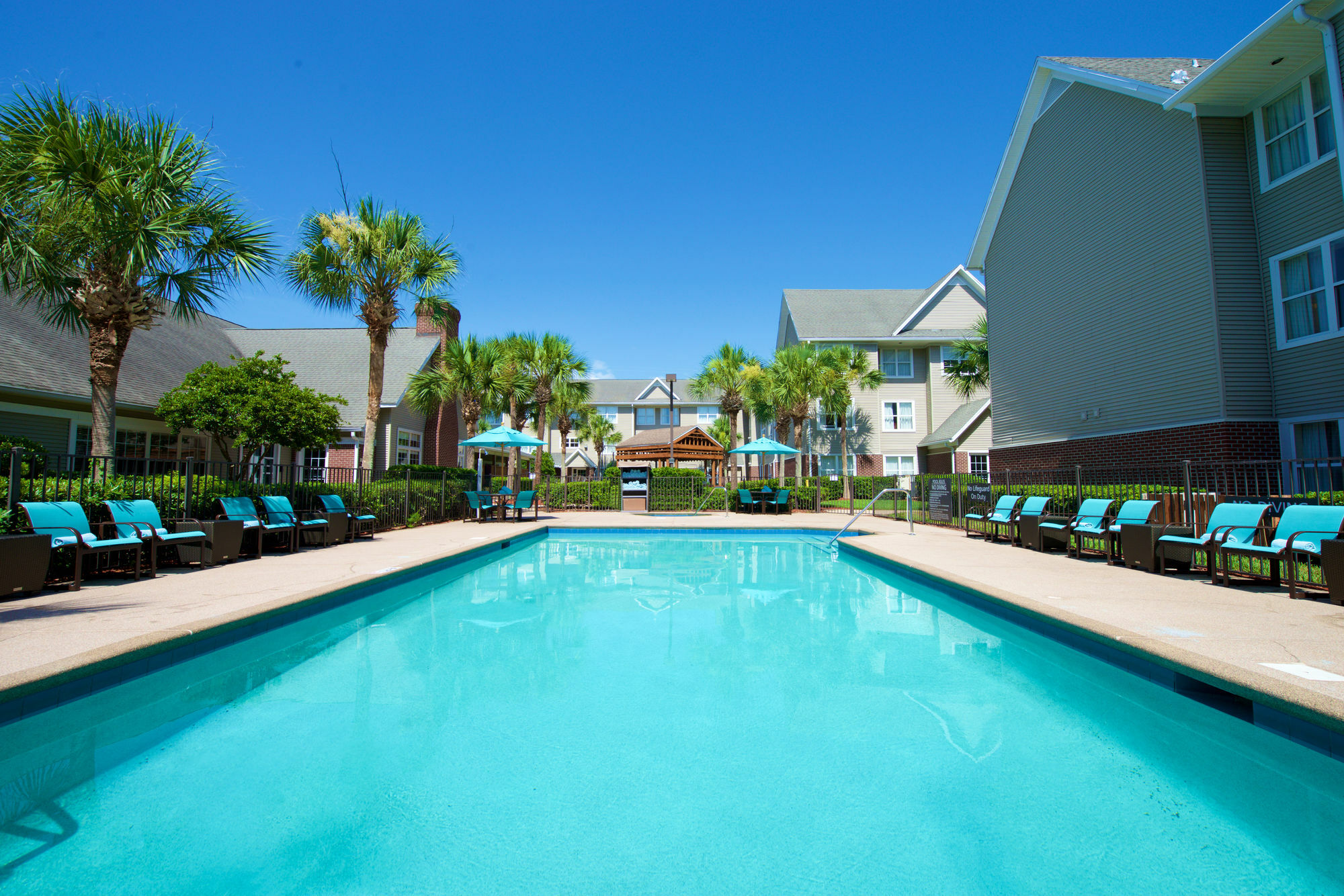 By Marriott Butler Boulevard Hotel 3*